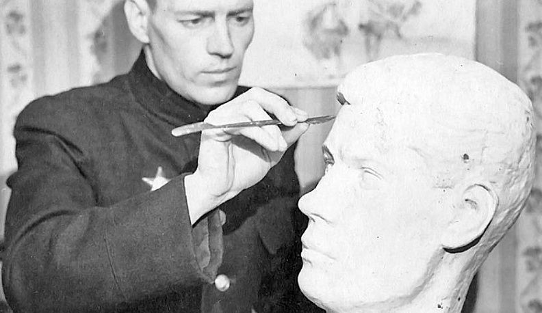 Герой в кожаном фартуке