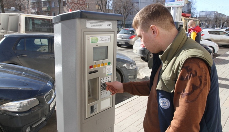 В новогодние праздники платные парковки в Калуге станут бесплатными для всех
