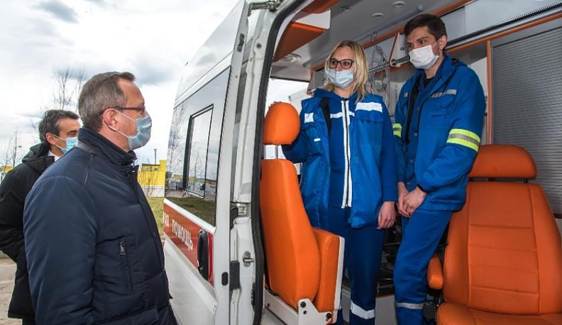 На день рождения «ПСМА Рус» в Калуге подарил службе скорой помощи и медицины катастроф автомобиль