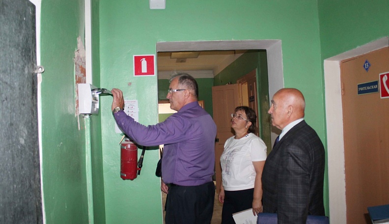 В Жиздринском районе комиссия оценила готовность школ к учебному году 