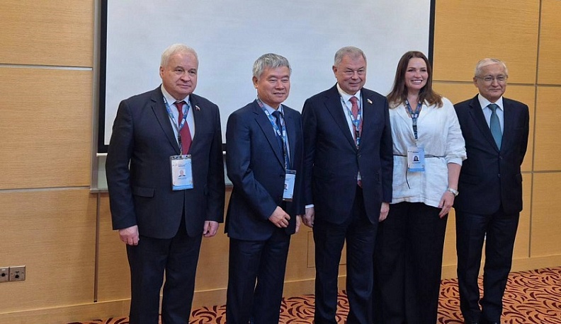 Анатолий Артамонов обсудил перспективы сотрудничества Калужской области с КНР