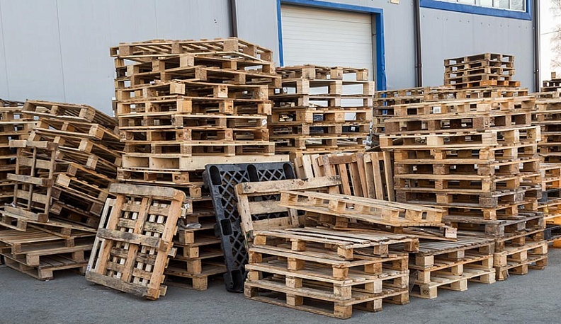 В Калуге мужчина украл поддоны из магазина