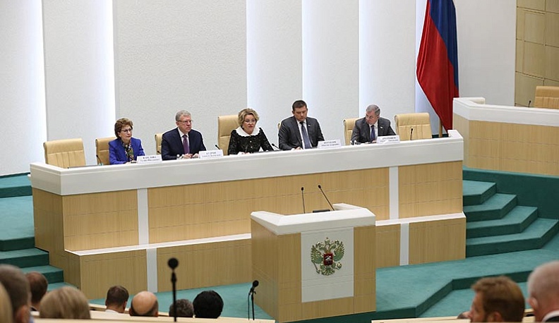 Анатолий Артамонов считает, что регионам нужно больше самостоятельности в вопросах использования дотаций из федерального бюджета