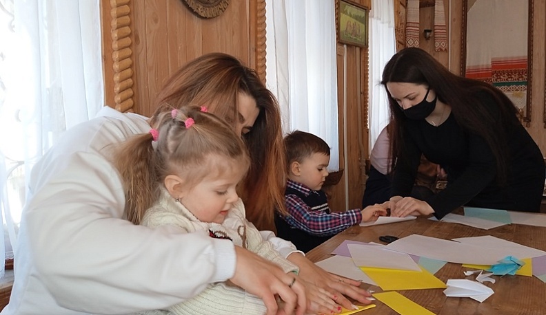 Маленьких калужан научили японскому искусству оригами