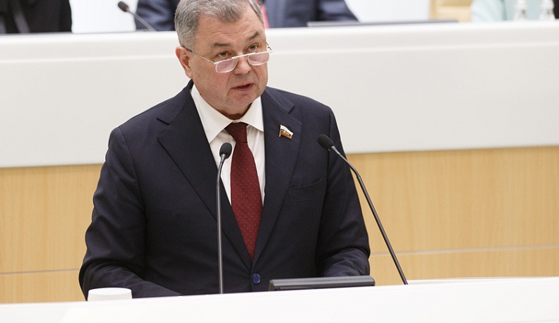 Анатолий Артамонов представил Совету Федерации изменения в федеральный бюджет