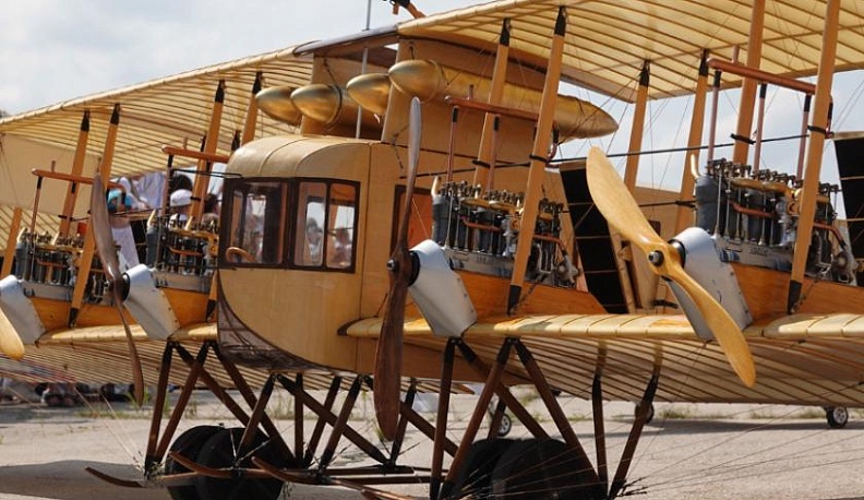 Калужанин собрал самую большую модель бомбардировщика «Илья Муромец»