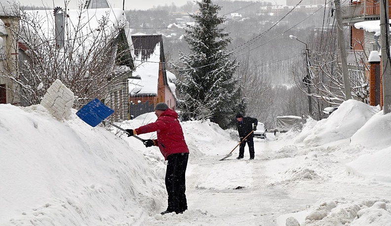 А снег всё не проходит…