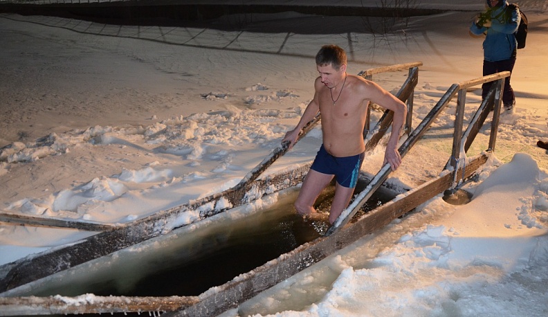 Самые стойкие калужане окунулись в иордань на Яченском водохранилище