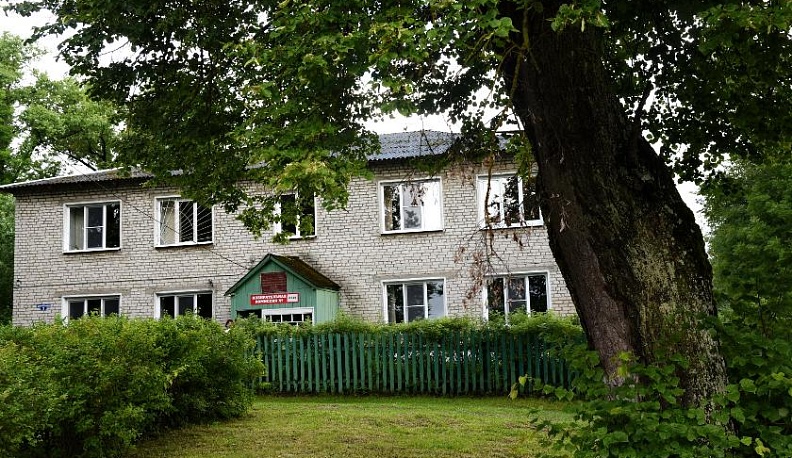 Владислав Шапша поручил решить вопрос с ремонтом кровли Которской школы в Думиничском районе  