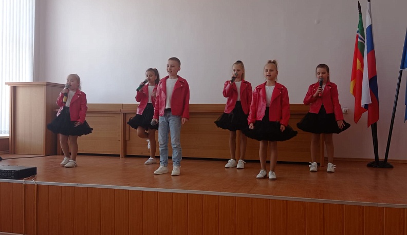 В Людинове отметили лучших работников органов местного самоуправления