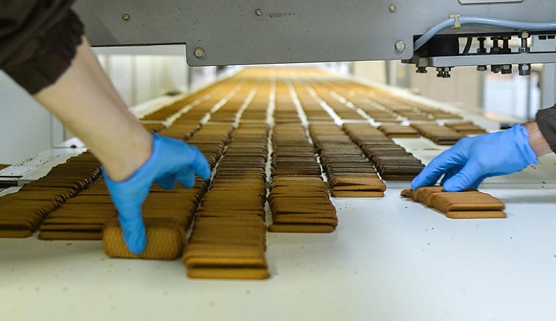 Спас-Деменские кондитеры за год выпустили почти 9 млн кг продукции