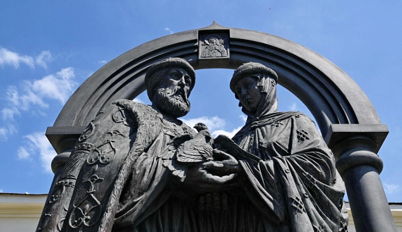 Президент подписал указ о праздновании Дня семьи, любви и верности