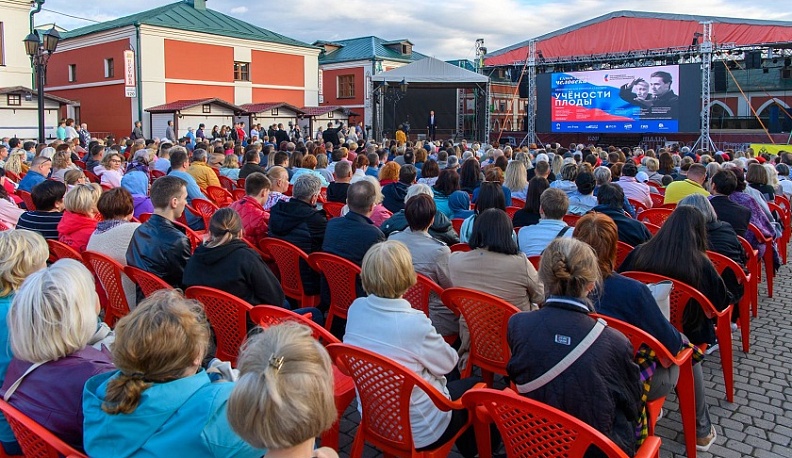 Игорь Угольников представил калужанам фильм «Учёности плоды»