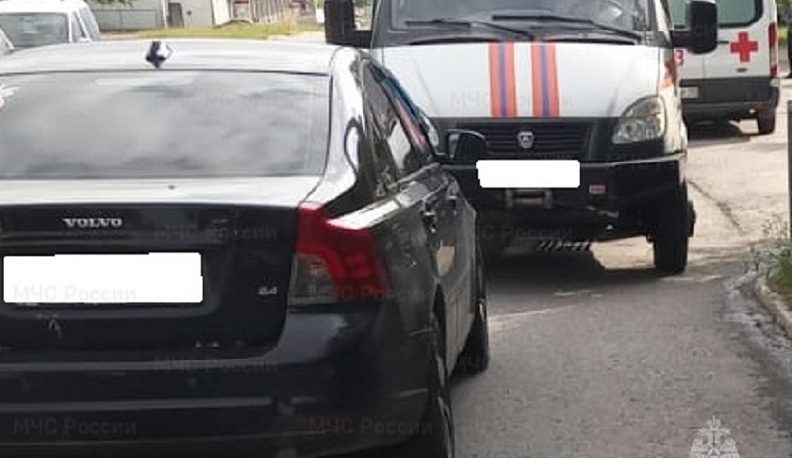 В Обнинске электросамокатчик попал под колёса машины