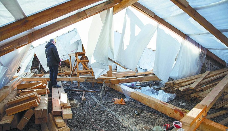 Крыши «уехали в осень»