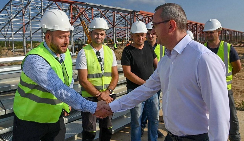 Владислав Шапша рассказал о строящемся животноводческом комплексе в Ульяновском районе
