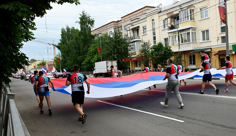 В Малоярославецком районе прошел автопробег в поддержку армии и Президента