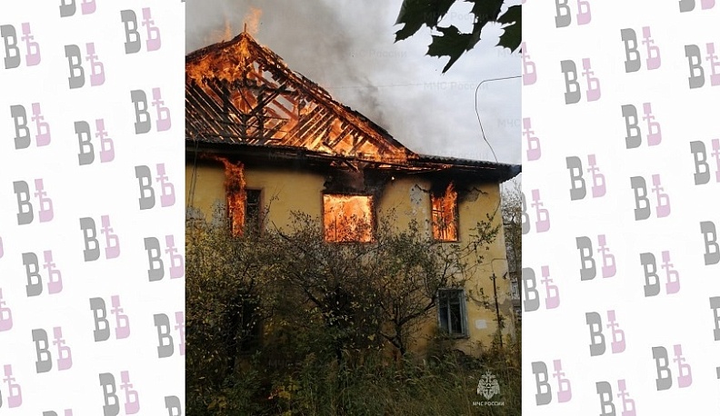 В Калуге загорелся нежилой дом