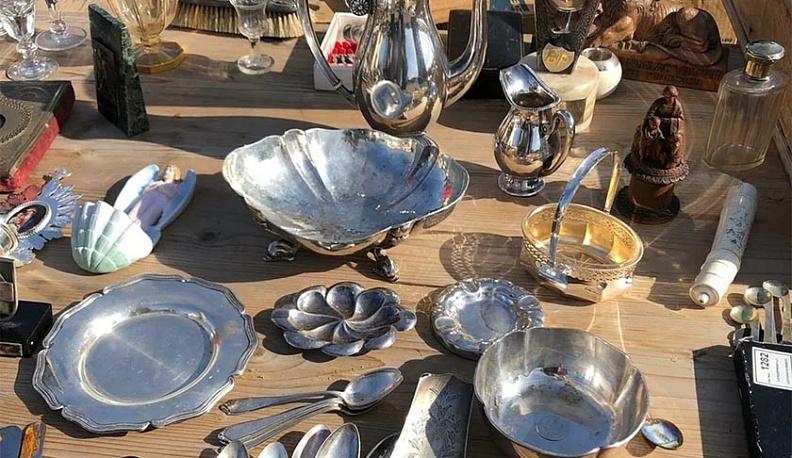 В Боровске из магазина украли катану и шесть самоваров