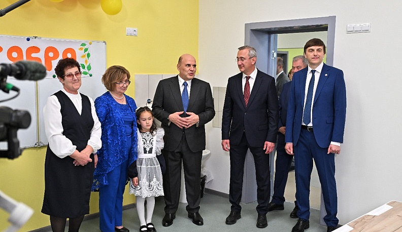 Председатель Правительства России Михаил Мишустин принял участие в открытии новой сельской школы в Калужской области