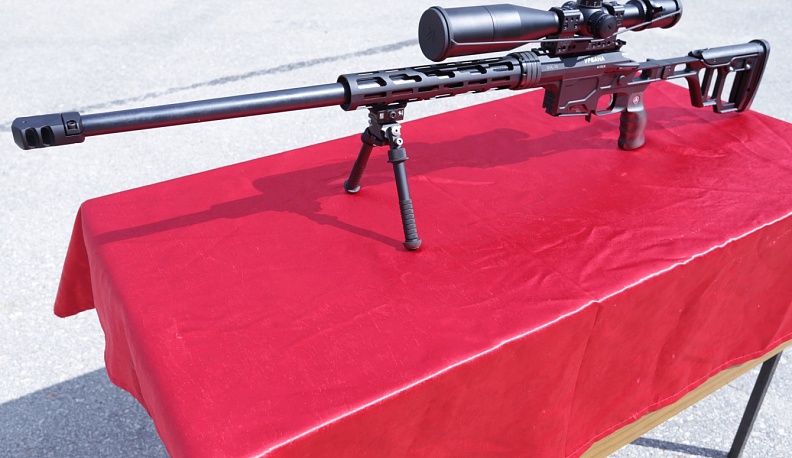 Депутаты фракции «Единая Россия» передали росгвардейцам снайперскую винтовку