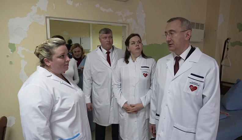 Владислав Шапша поручил министерству здравоохранения области приступить к ремонту больницы в городе Кондрово