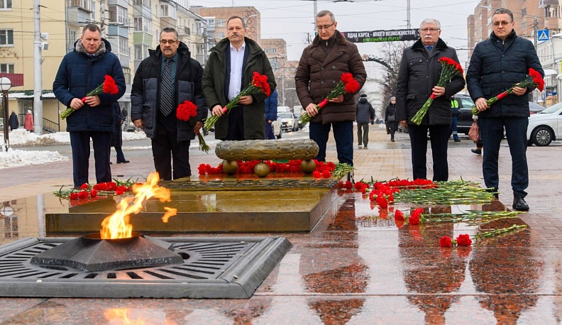 Владислав Шапша почтил память советских воинов 81 год назад, освободивших Калугу от немецко-фашистских захватчиков