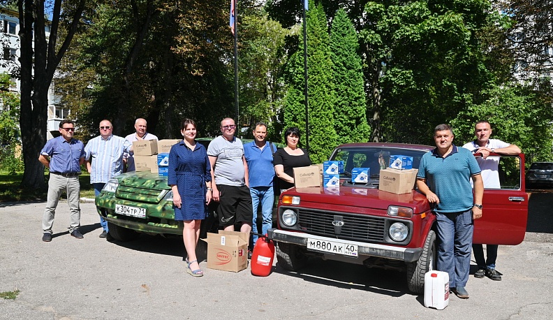 Три автомобиля с гуманитарным грузом отправляют волонтеры из Калуги в ЛНР