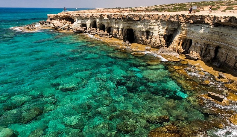 Жители Калужской области смогут полететь на Кипр без тестирования на коронавирус