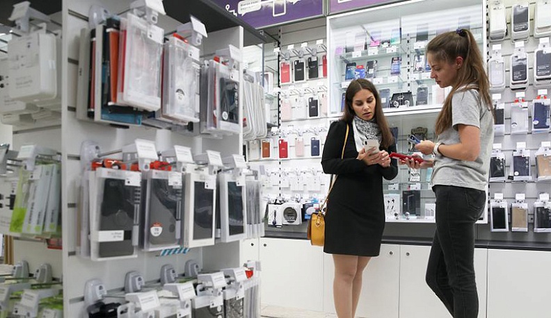 «Известия»: россияне стали реже покупать смартфоны