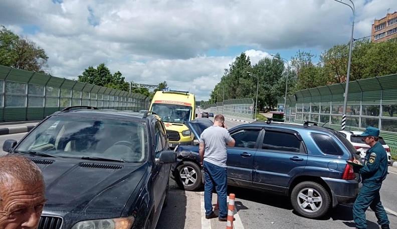 В Калуге есть пострадавшие при столкновении двух иномарок