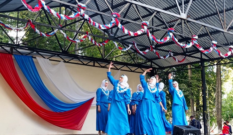 Сегодня людиновцы отметили День флага России