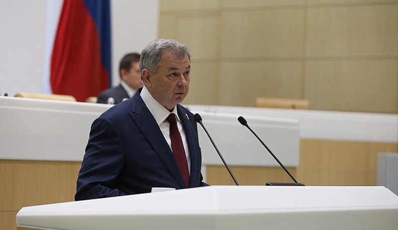 Сенатор Анатолий Артамонов рассказал коллегам об исполнении бюджета