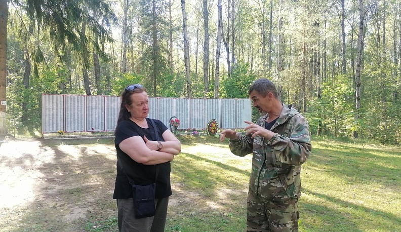 Почтить память деда-сибиряка на мемориал в село Высокое приехала внучка героя