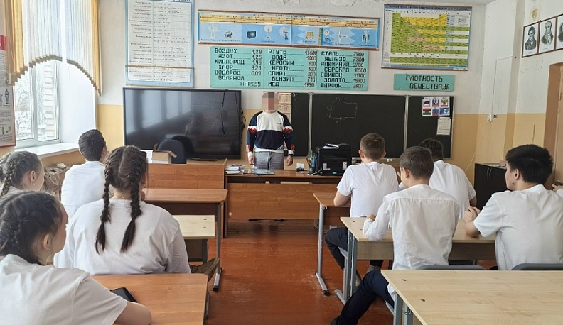 В Ферзиковском округе прошел «Урок мужества» с участником СВО