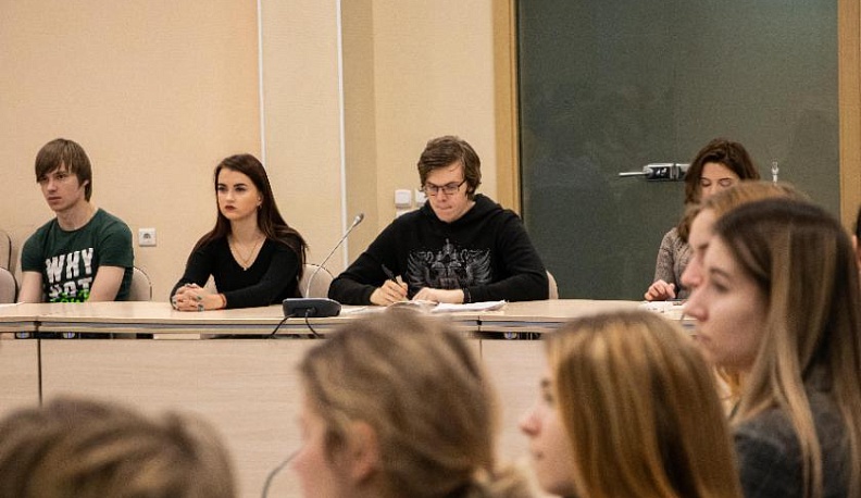 Студентам рассказали о господдержке бизнеса