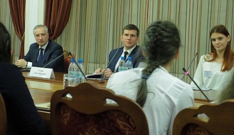 Владимир Мазур встретился со школьниками