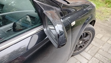 В Калуге женщина угнала машину из сервиса