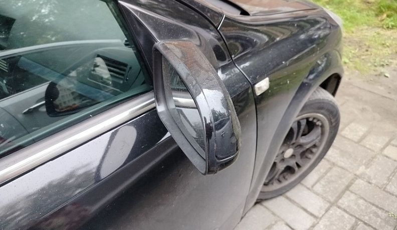 В Калуге женщина угнала машину из сервиса