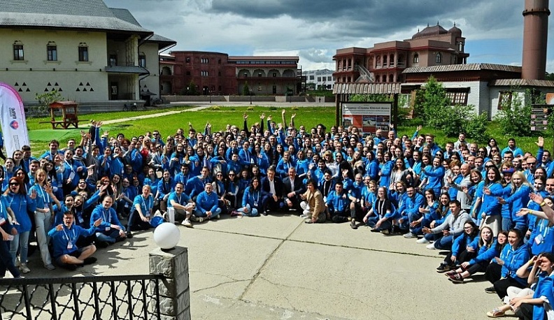 Владислав Шапша пригласил молодых врачей на работу в Калужскую область