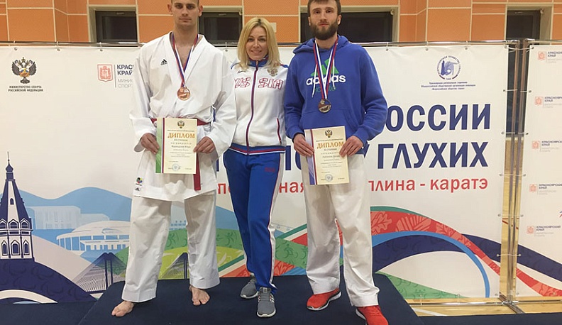 Калужские каратисты завоевали в Красноярске пять медалей 