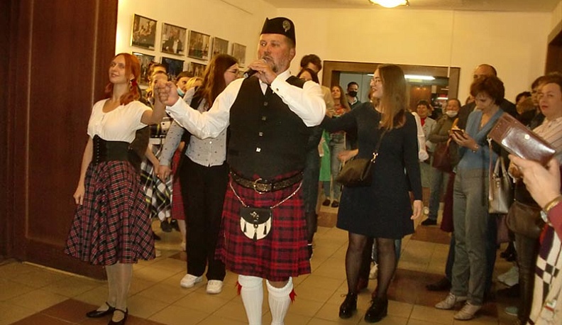 В Калуге играли на волынках и учили шотландским танцам