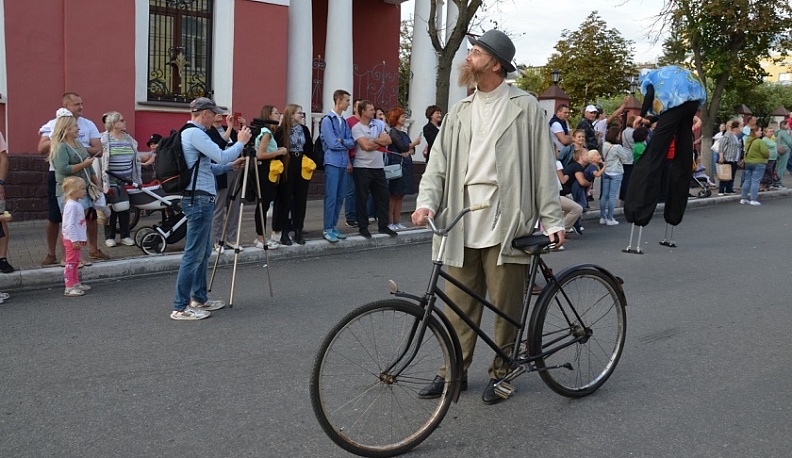 650-летний юбилей родного города калужане отметили грандиозным карнавалом