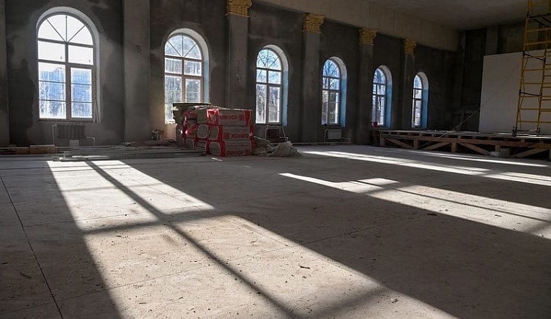 Ремонт Танеевского зала в Калуге завершится к началу осени