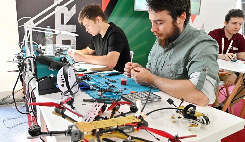 В Калуге открылся Всероссийский форум «Цифровая эволюция»