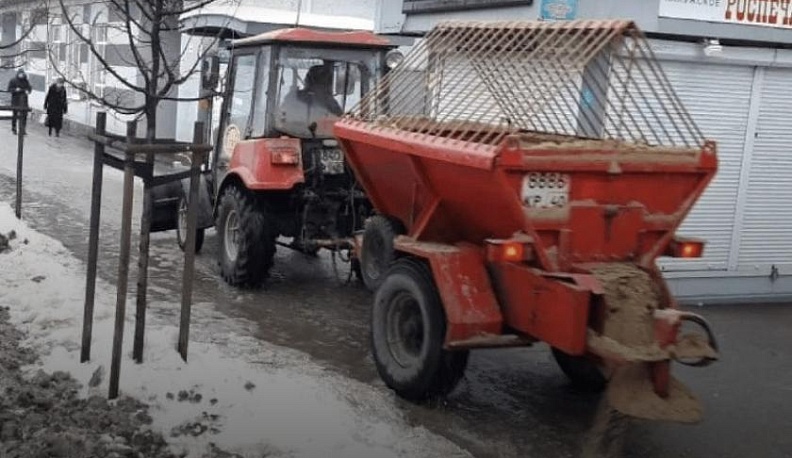 В Калуге увеличат концентрацию соли в смеси для посыпки дорог в гололёд