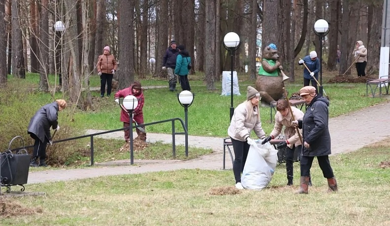 Юхновчане присоединились к Всероссийскому субботнику