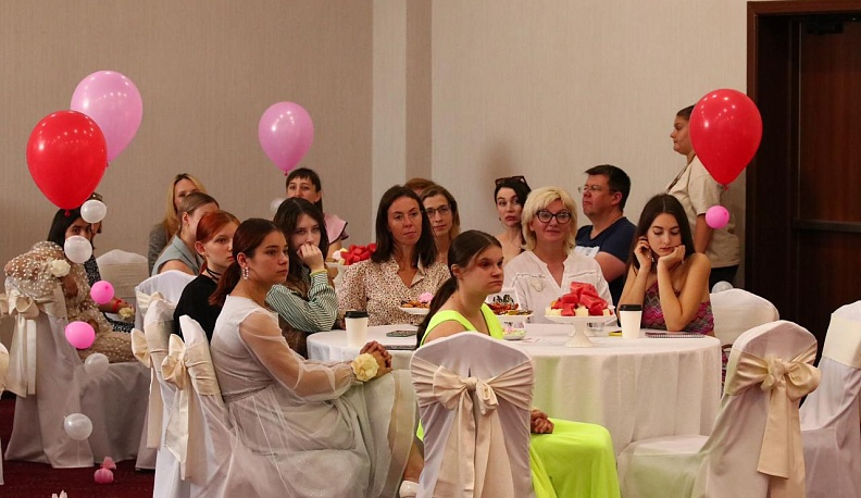 В Калуге прошел выпускной для участниц наставнического проекта «Путь к себе»