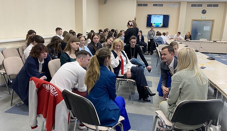 Калужских студентов учат достигать профессиональные цели