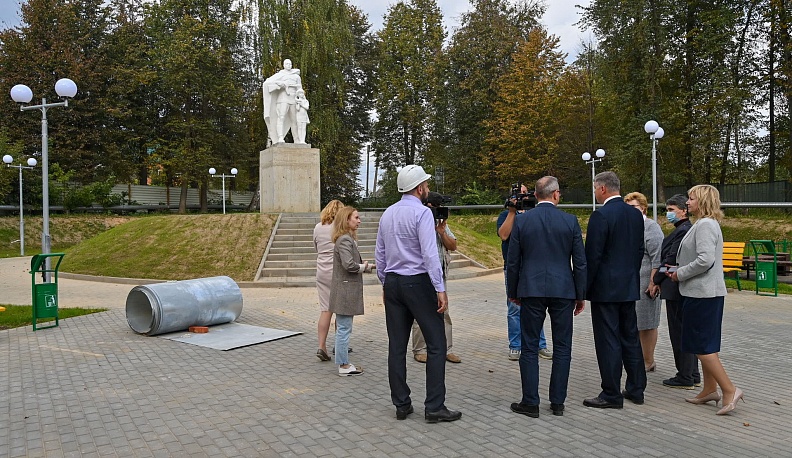 В Кондрово отреставрировали памятник учителям и ученикам, погибшим в годы Великой Отечественной войны